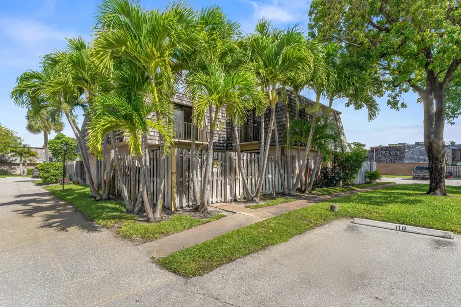 110 Lake Arbor Drive, Palm Springs, FL 33461 - #2