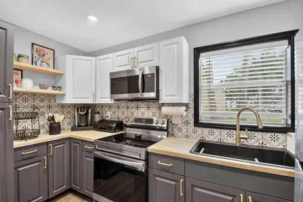 124 Lake Evelyn Drive, West Palm Beach, FL 33411