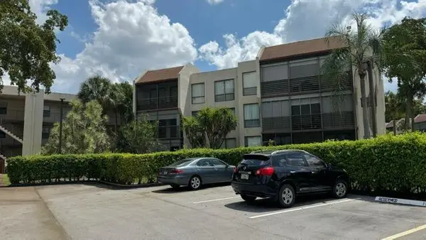 8050 W Mcnab Road #203, Tamarac, FL 33321