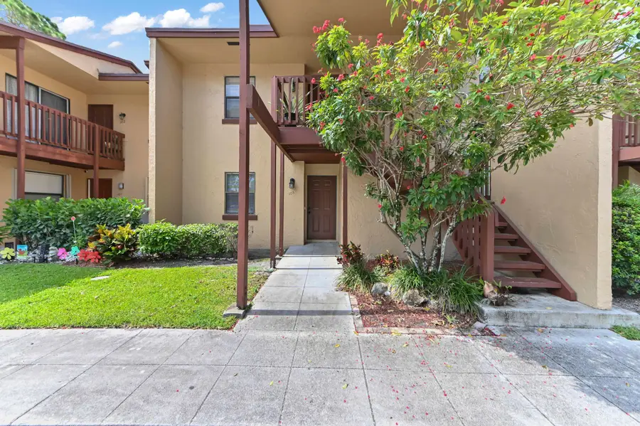 105 Lakeview Drive E, Royal Palm Beach, FL 33411 - #2