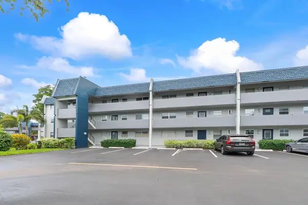 7837 Golf Cir Drive #212, Margate, FL 33063