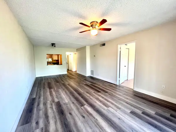 120 Sparrow Drive #Apt 302, Royal Palm Beach, FL 33411