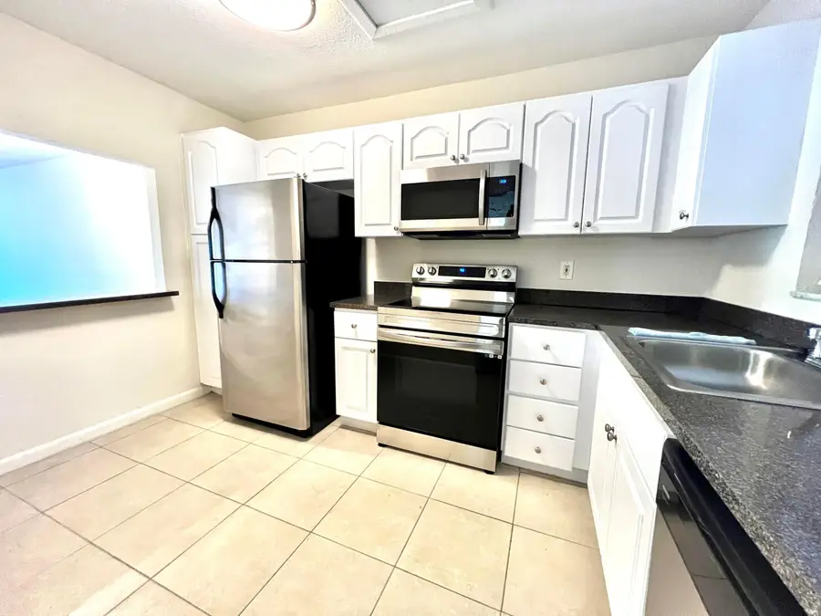 120 Sparrow Drive #Apt 302, Royal Palm Beach, FL 33411 - #2