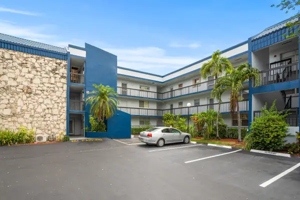3090 Holiday Springs Boulevard #Unit 109, Margate, FL 33063