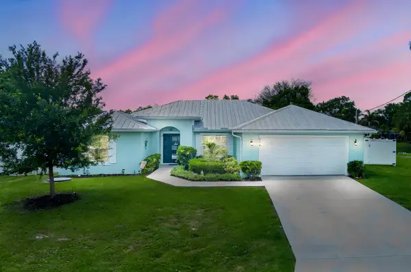 186 NE Dominican Terrace, Port St Lucie, FL 34983