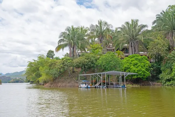 El Paraiso Del Lago, ,  