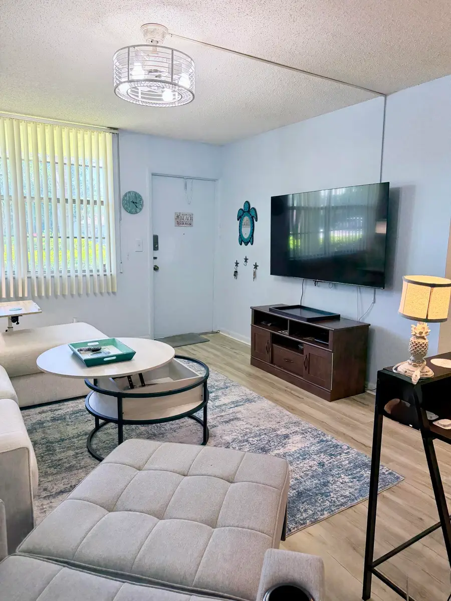 2400 NE 10th Street #106, Pompano Beach, FL 33062 - #3