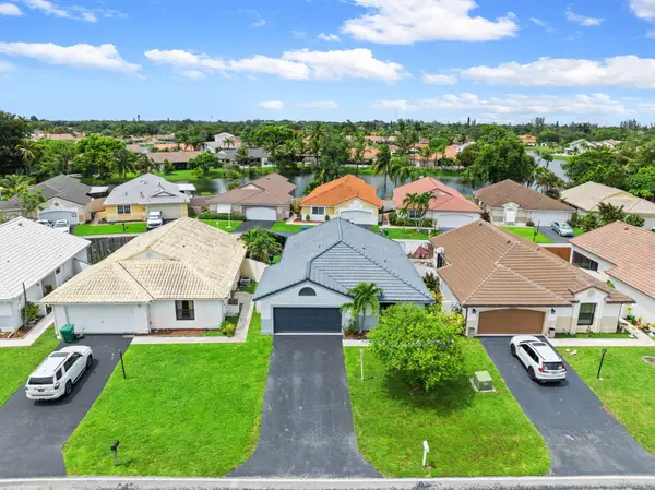 15121 S Waterford Drive, Davie, FL 33331
