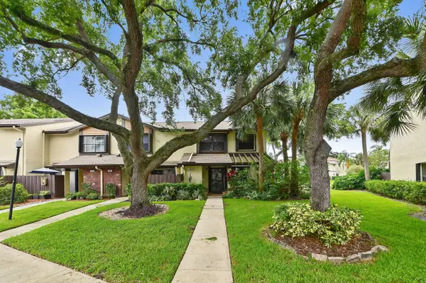 4587 Carambola Circle S #27218, Coconut Creek, FL 33066
