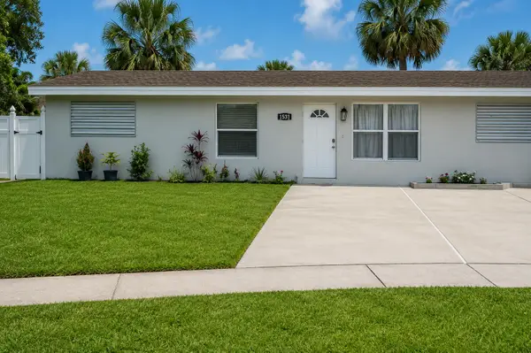 1545 S 24th Way, Riviera Beach, FL 33404