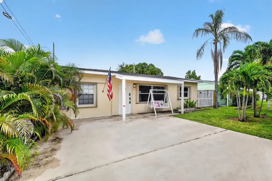 512 SE 1st Street, Boynton Beach, FL 33435 - #2