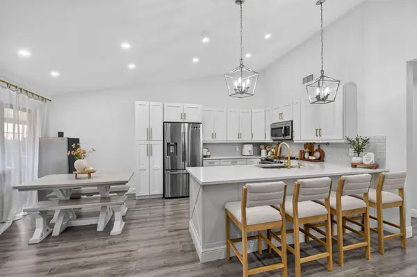 414 Springdale Circle, Palm Springs, FL 33461