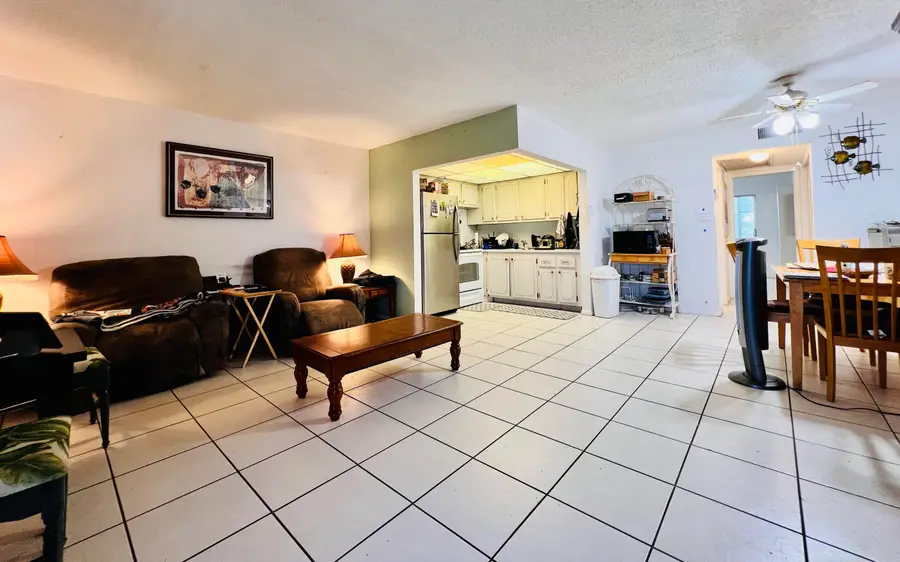 411 Southampton A, West Palm Beach, FL 33417 - #3
