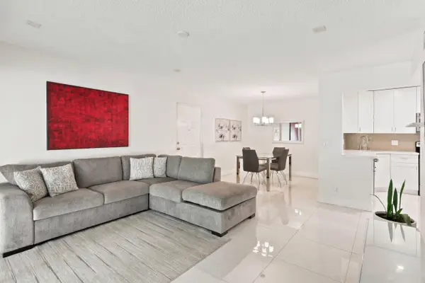 609 Sea Pine Way #F2, Greenacres, FL 33415
