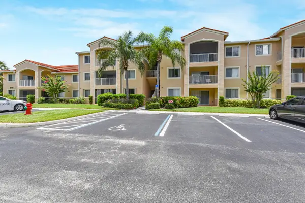 1590 S 42nd Circle #106, Vero Beach, FL 32967
