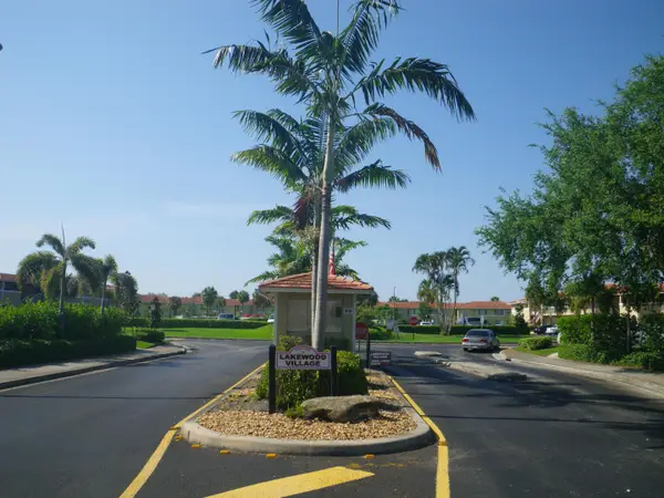 803 Twin Lakes #803, Coral Springs, FL 33071