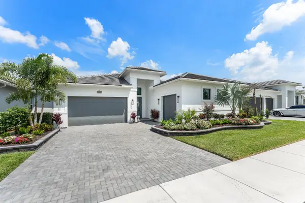 8448 SW Cantante Way, Port St Lucie, FL 34987