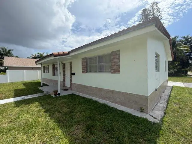 210 NE 5th Avenue, Dania Beach, FL 33004 - #2