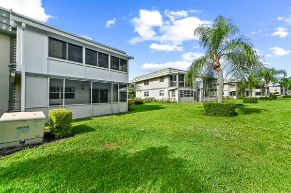 205 Flanders E, Delray Beach, FL 33484
