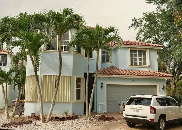 10898 Lake Wynds Court, Boynton Beach, FL 33437