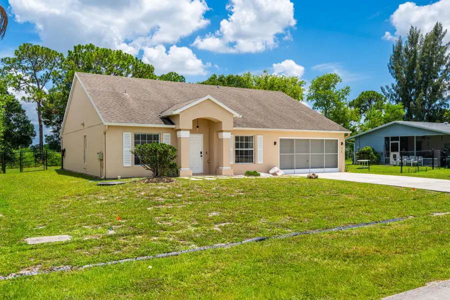 516 SE Crosspoint Drive, Port Saint Lucie, FL 34983 - #2