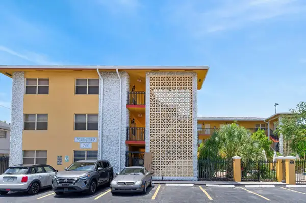 744 NE 14th Avenue, Fort Lauderdale, FL 33304