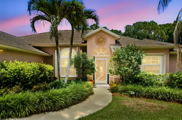 214 SW Fernleaf Trail, Port St Lucie, FL 34953