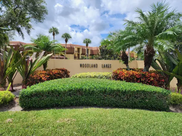 5344 Woodland Lakes Drive #223, Palm Beach Gardens, FL 33418