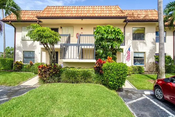 7257 Golf Colony Court #202, Lake Worth, FL 33467