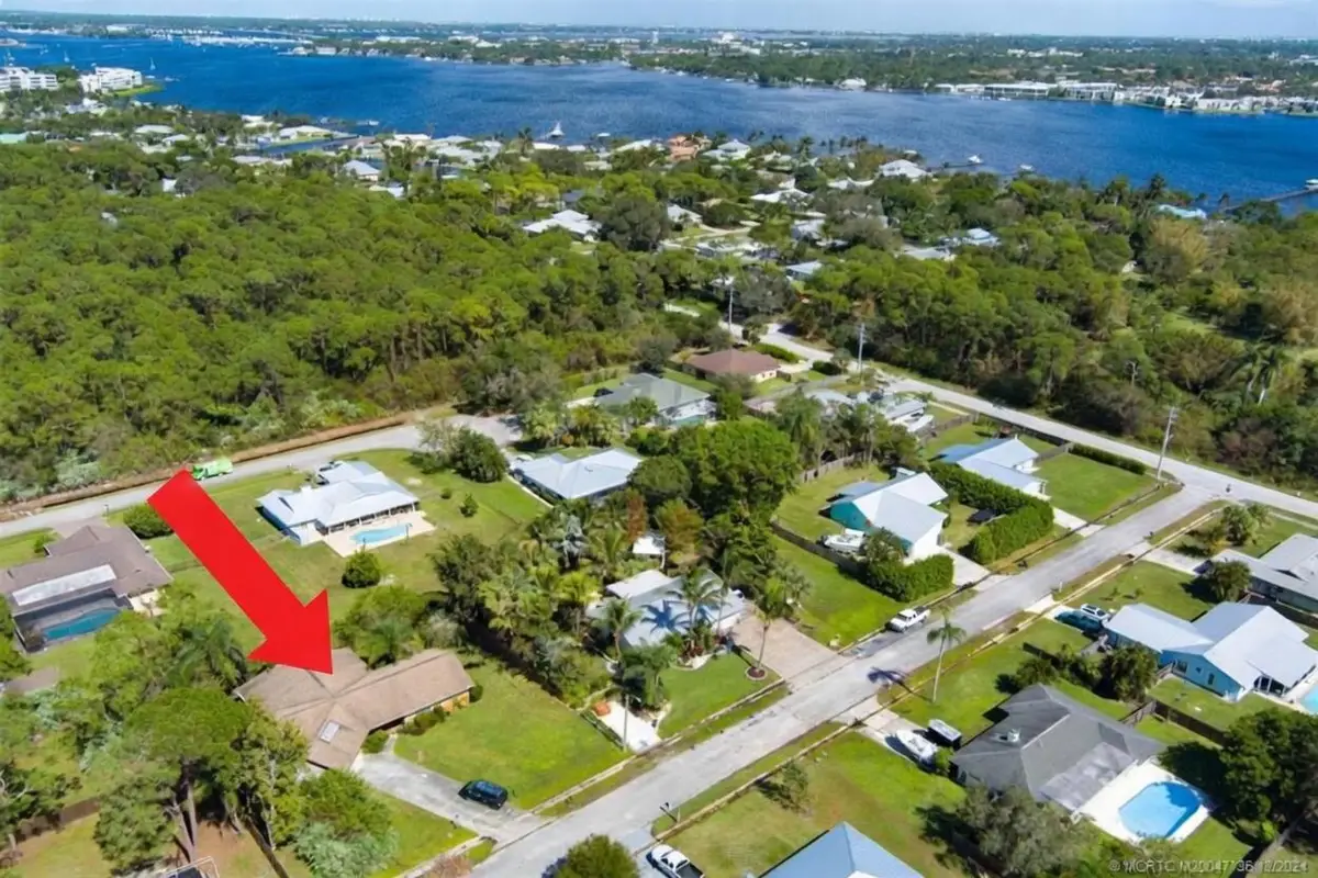 1321 SW Nikoma Street, Palm City, FL 34990 - #1