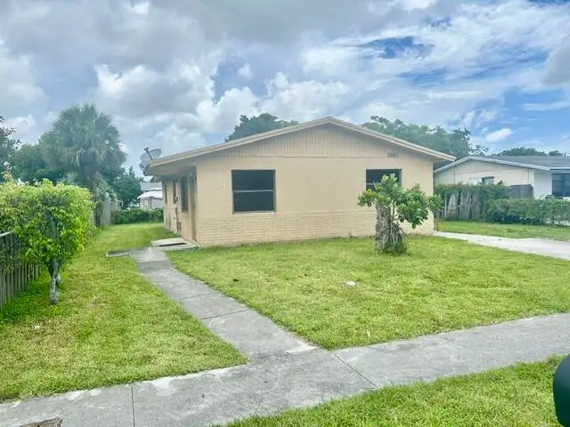 2951 NW 8th Street, Pompano Beach, FL 33069 - #1