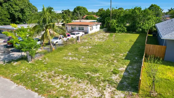 1141 Peak Road, Lake Worth, FL 33462