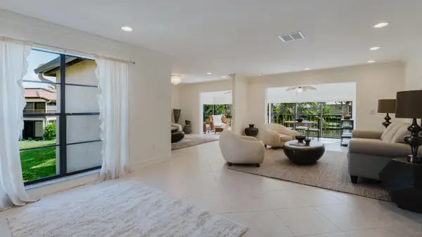 9277 Vista Del Lago #B, Boca Raton, FL 33428