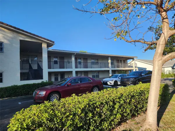 8705 NW 38th Drive #7b, Coral Springs, FL 33065