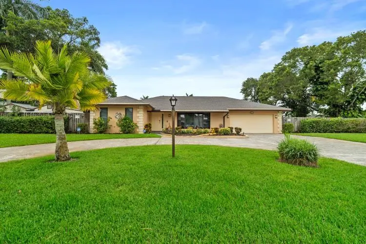 2409 SW 27th Avenue, Fort Lauderdale, FL 33312 - #2