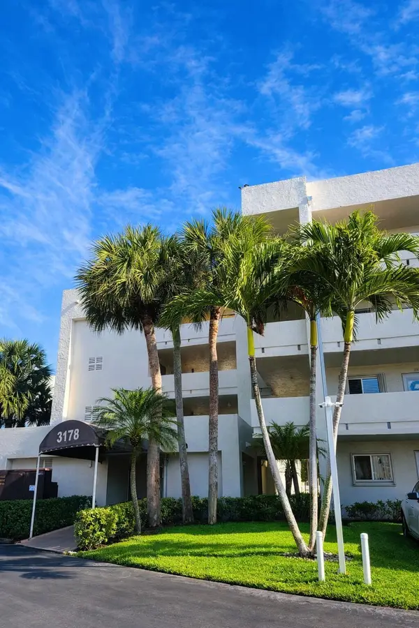 3178 Via Poinciana #303, Lake Worth, FL 33467