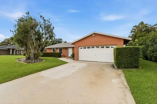 397 La Mancha Avenue, Royal Palm Beach, FL 33411 - #2