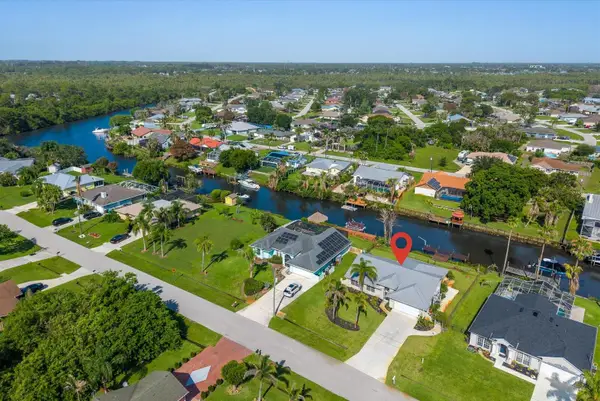 160 NE Twylite Terrace, Port St Lucie, FL 34983
