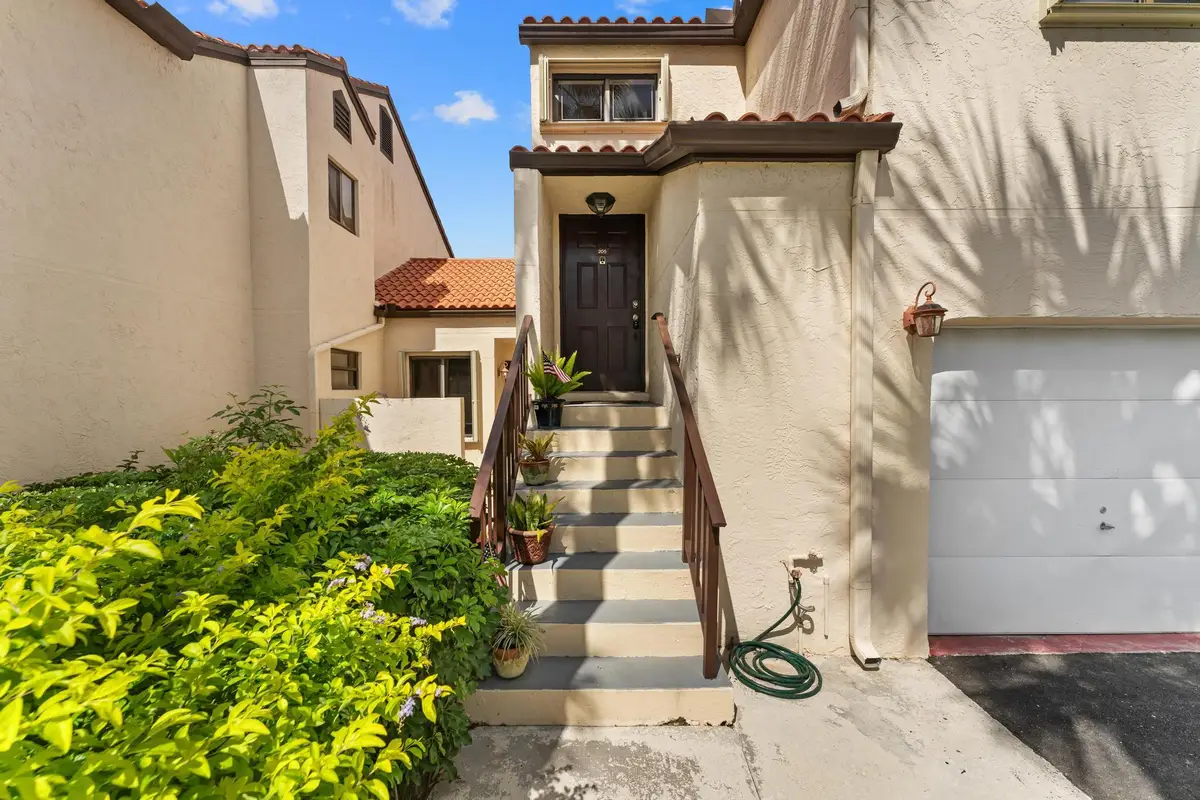 18 Va De Casas Sur #205, Boynton Beach, FL 33426 - #1
