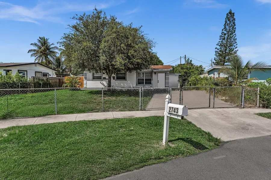 2743 NW 2nd Street, Boynton Beach, FL 33435 - #2