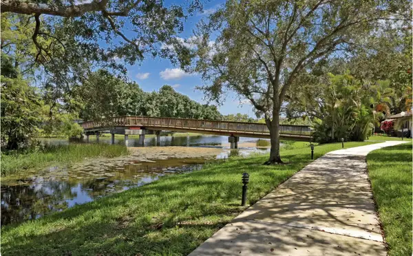 227 Club Drive, Palm Beach Gardens, FL 33418