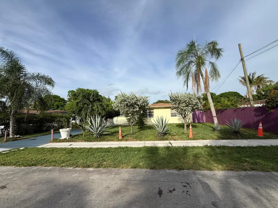 124 NW 45th Avenue, Plantation, FL 33317 - #3