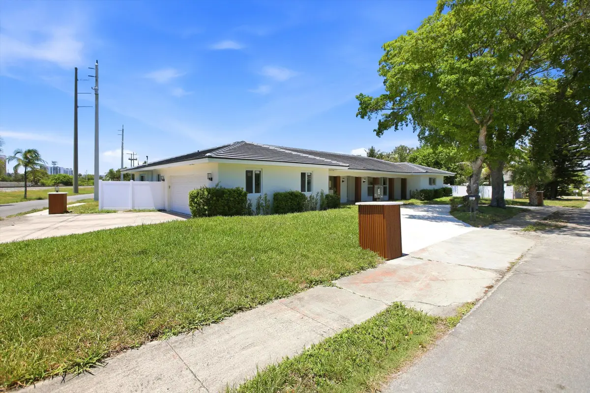 401 NW 3rd Place, Dania Beach, FL 33004 - #1