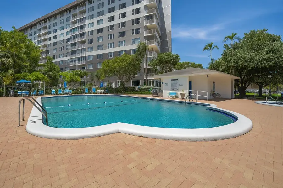 3850 Washington Street #215, Hollywood, FL 33021 - #2