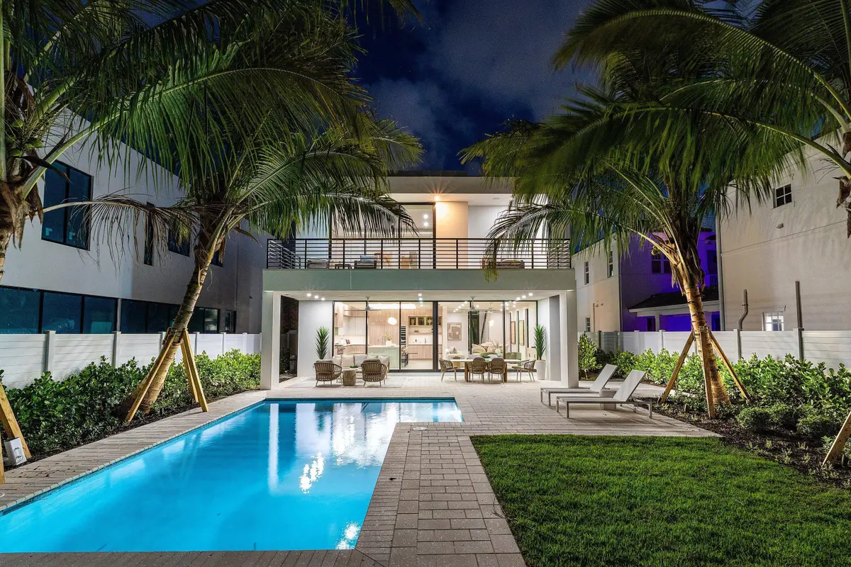 721 Lake Avenue N, Delray Beach, FL 33483 - #1