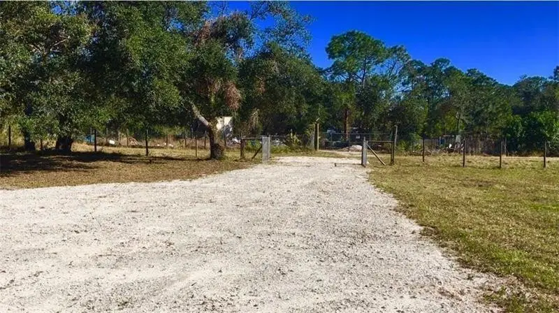 580 N Zambria Street, Clewiston, FL 33440 - #1