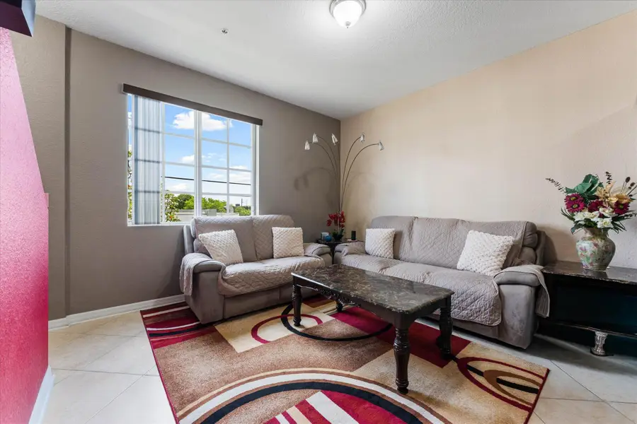 131 NW 2nd Avenue #3, Hallandale Beach, FL 33009 - #3
