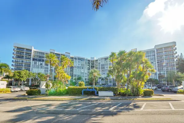 1000 Parkview Drive #306, Hallandale Beach, FL 33009