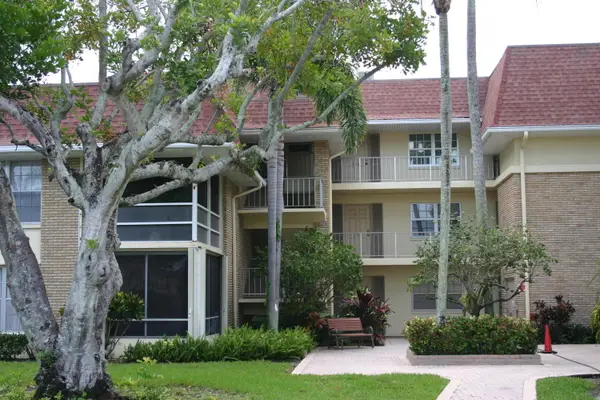 5570 Tamberlane Circle #130, Palm Beach Gardens, FL 33418