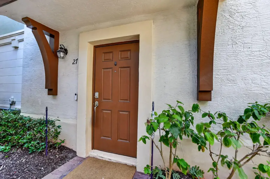 27 NW Hawthorne Place, Boca Raton, FL 33432 - #3